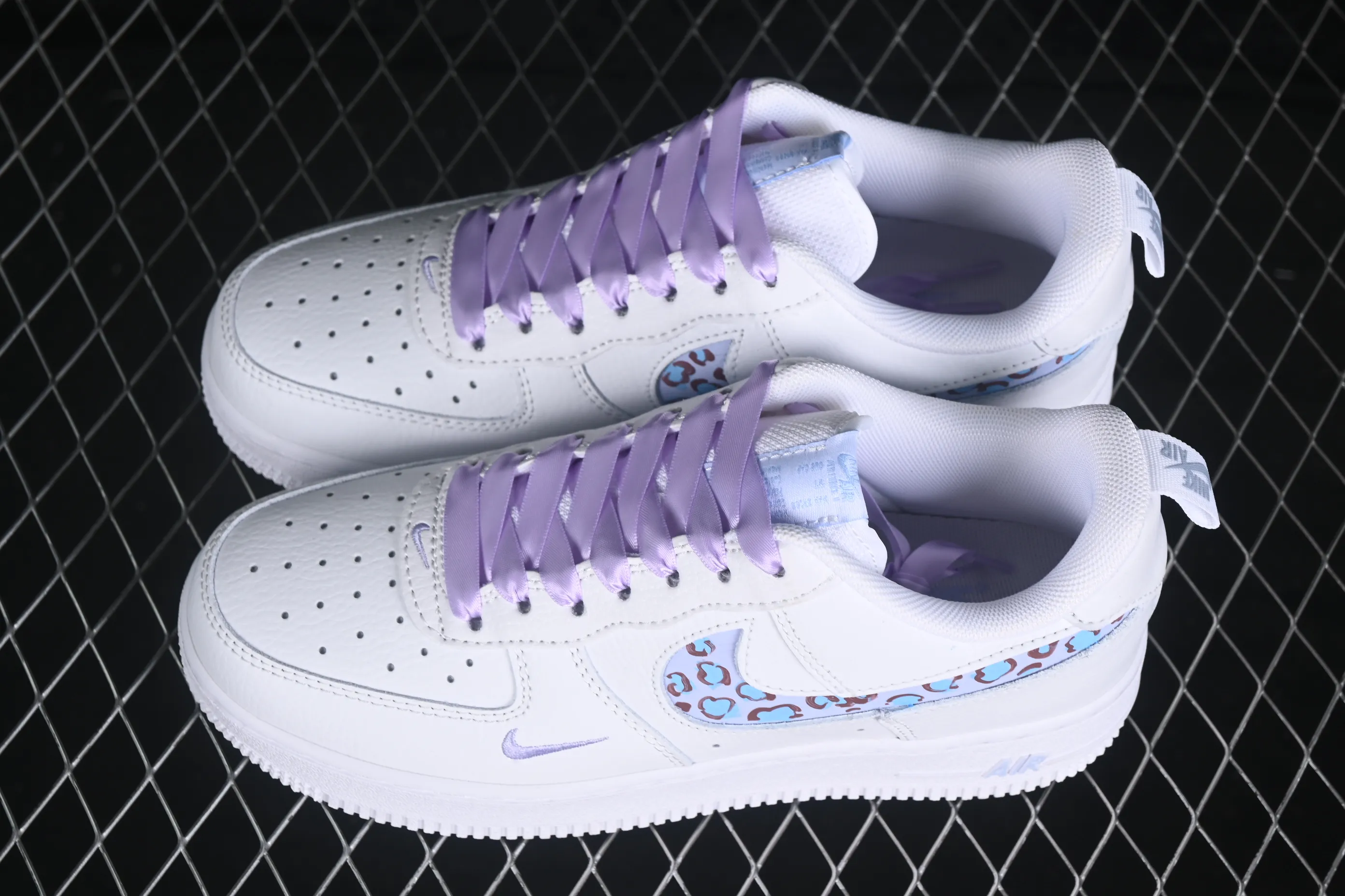 All categories Nk Air Force 1 Air Force series Nk Air Force 1 Low Air Force low-top Nike Air Force 1'07 Low "Ice Blue Leopard Shadow" Hand-painted graffiti Ice Blue Leopard Shadow Air Force 1 low-top casual sneakers FB8971-008